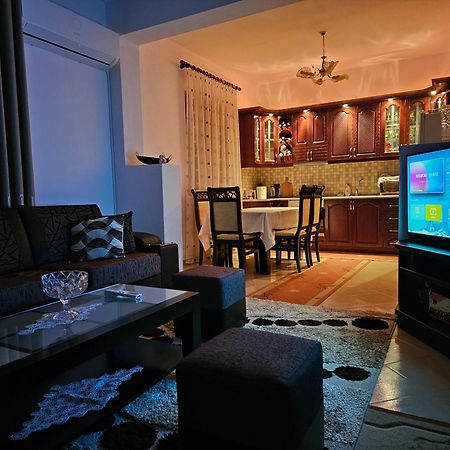 Guesthouse Iljaz เบราท ภายนอก รูปภาพ