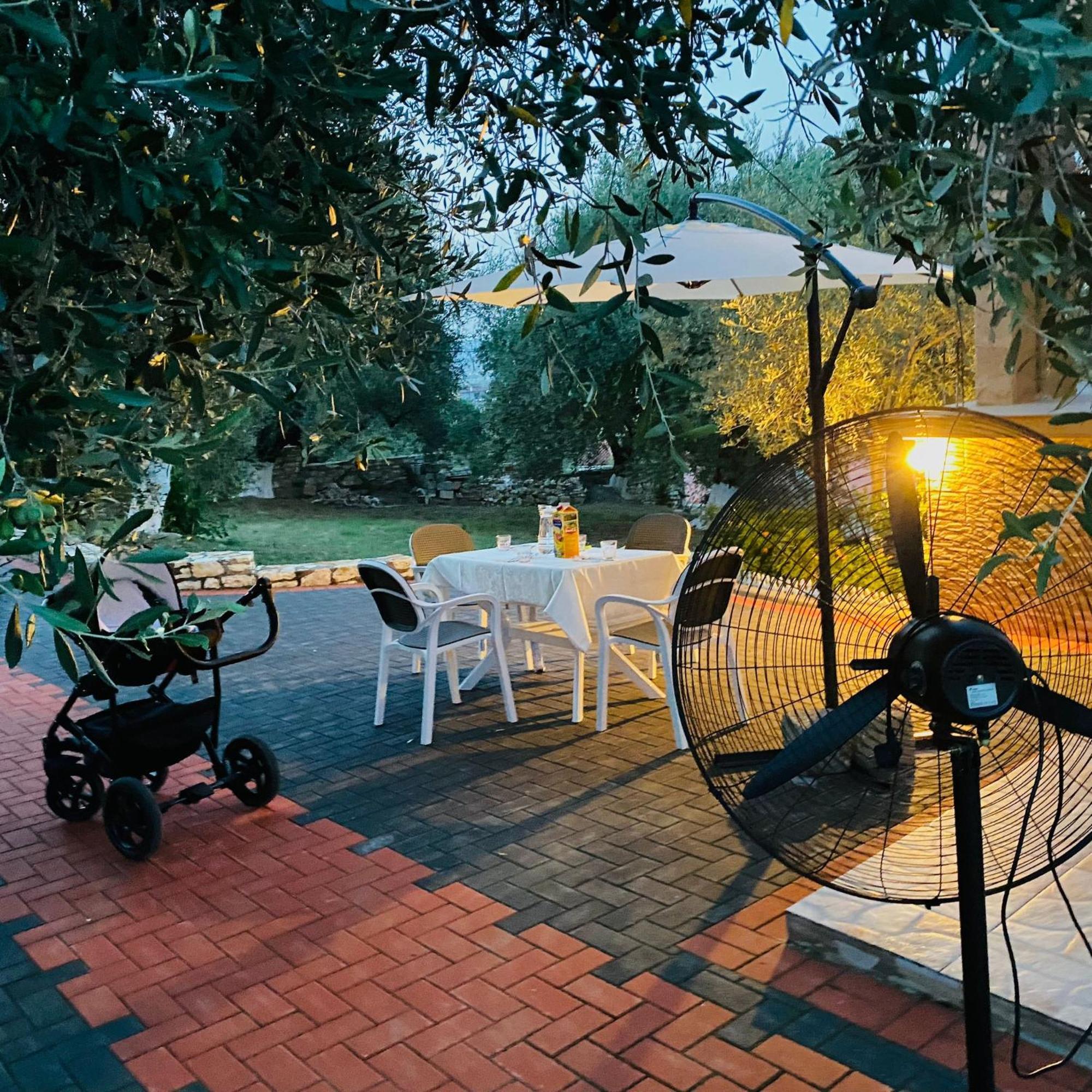 Guesthouse Iljaz เบราท ภายนอก รูปภาพ