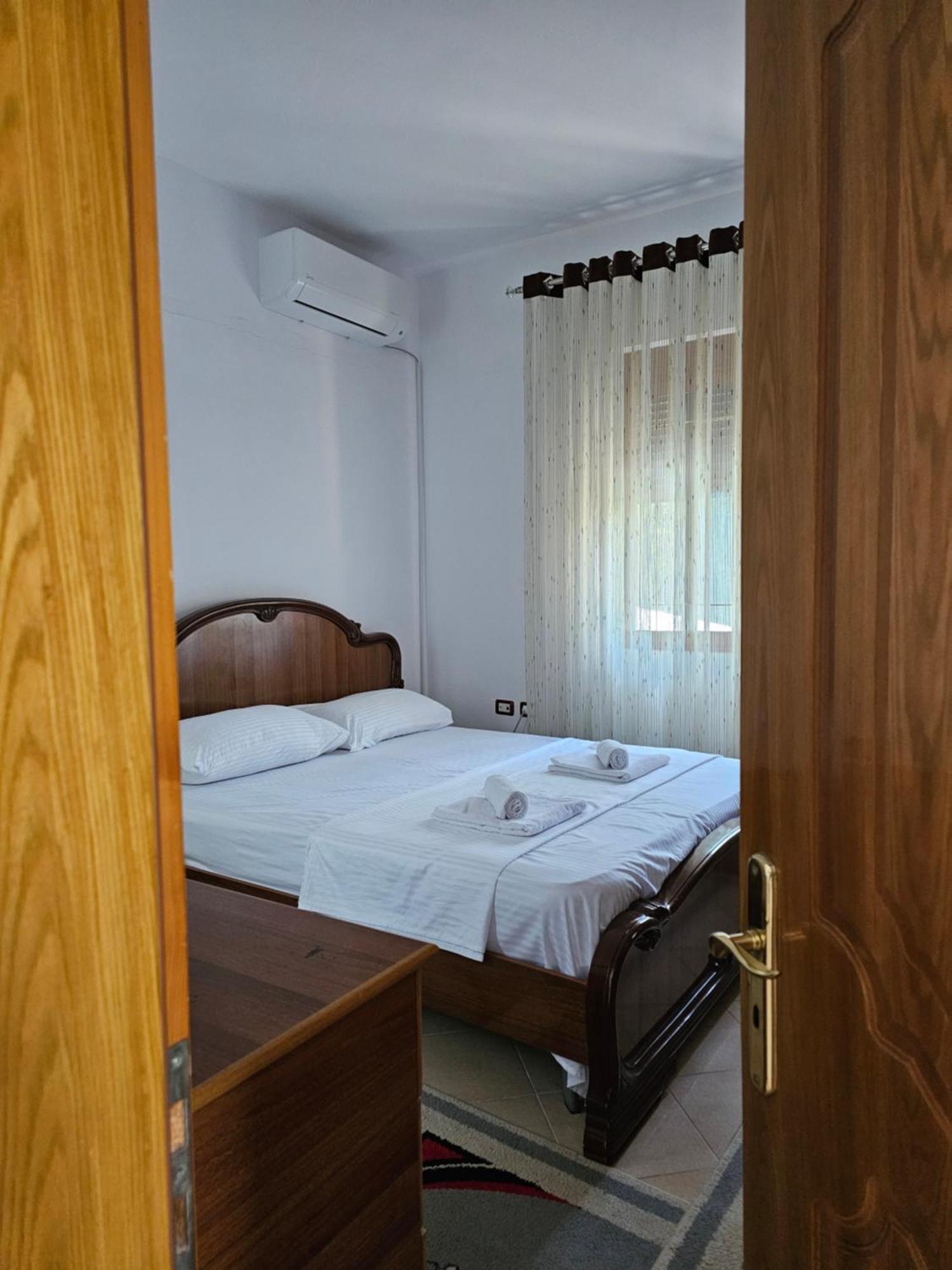 Guesthouse Iljaz เบราท ภายนอก รูปภาพ