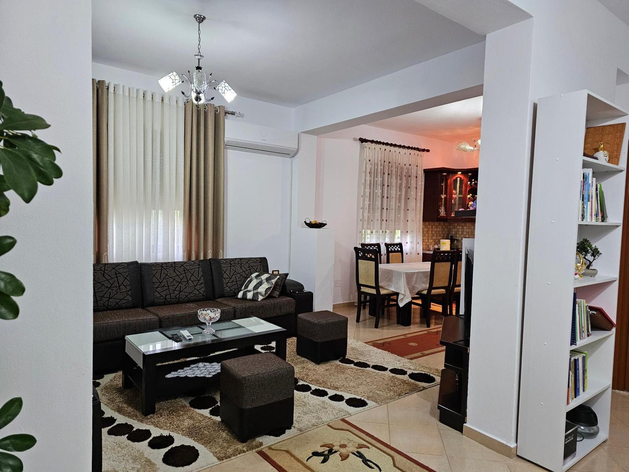 Guesthouse Iljaz เบราท ภายนอก รูปภาพ