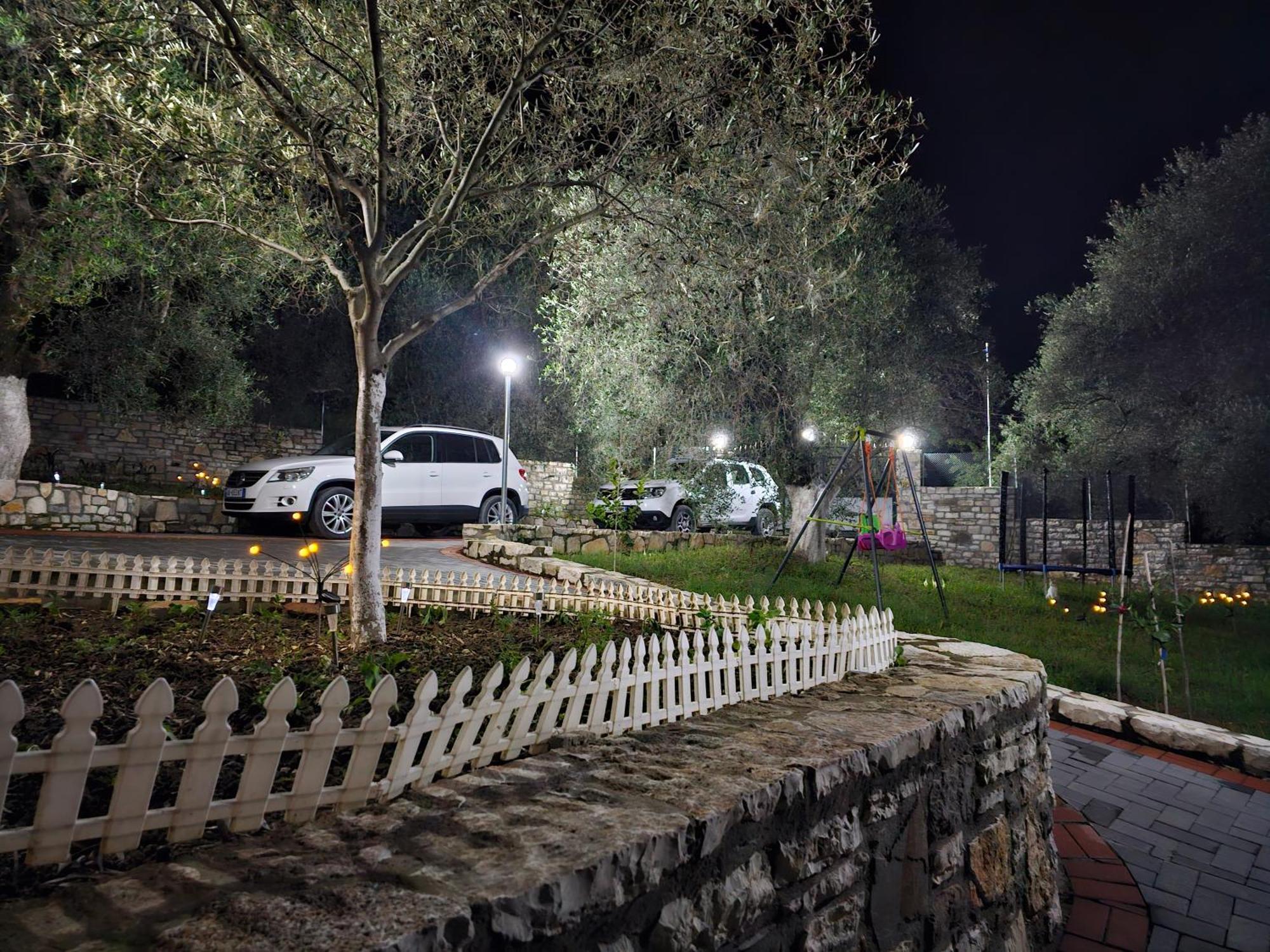 Guesthouse Iljaz เบราท ภายนอก รูปภาพ